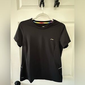 LI NING active top